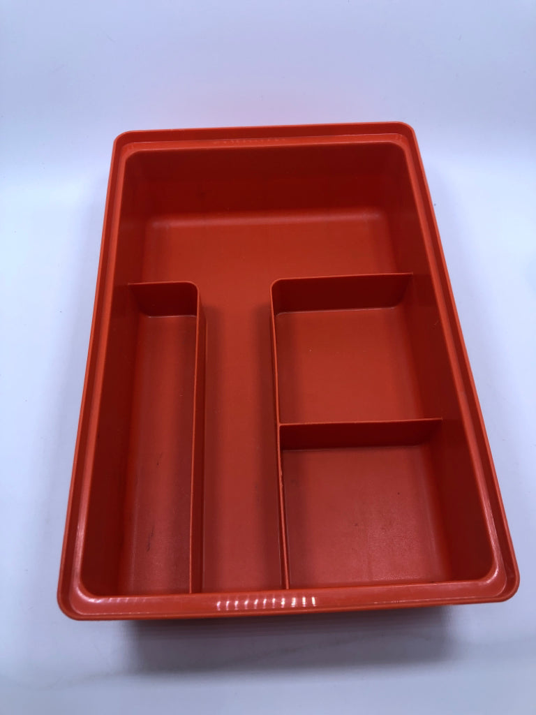 ORANGE TUPPERWARE ORGANIZER W/LID.