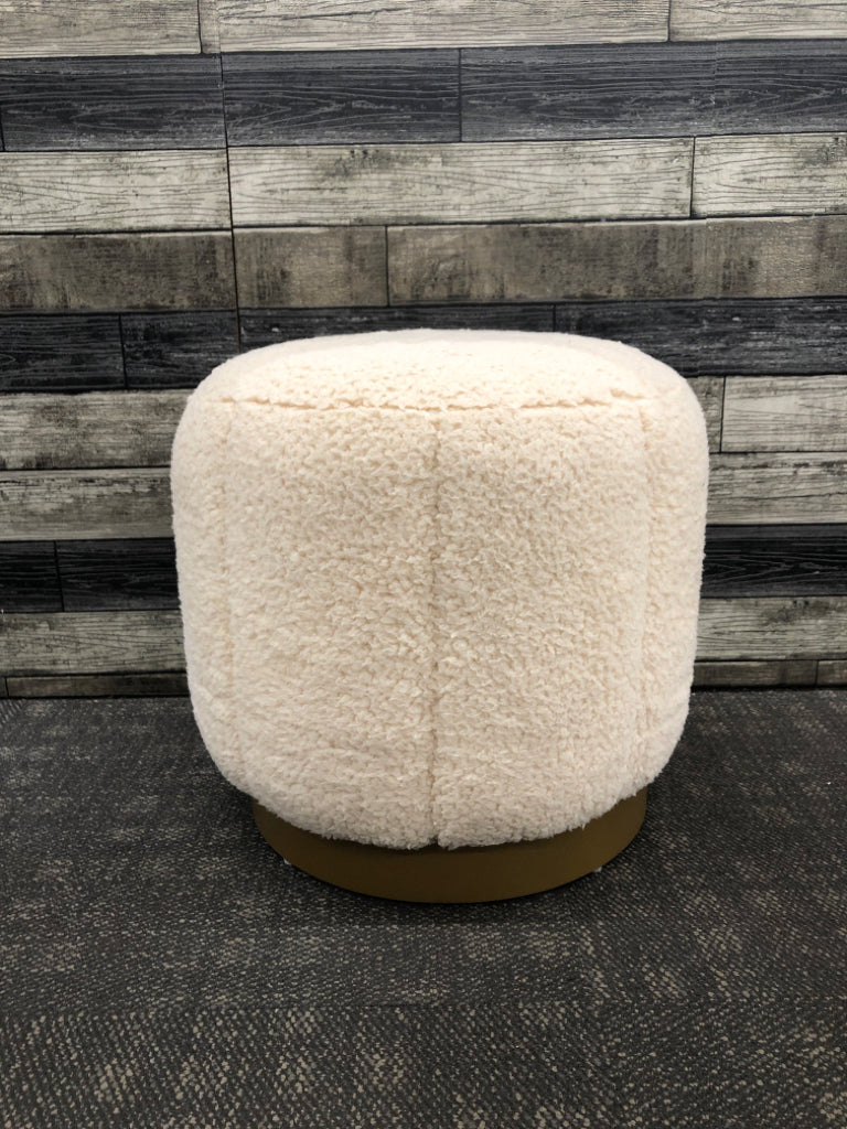 ROUND WHITE SHERPA OTTOMAN.