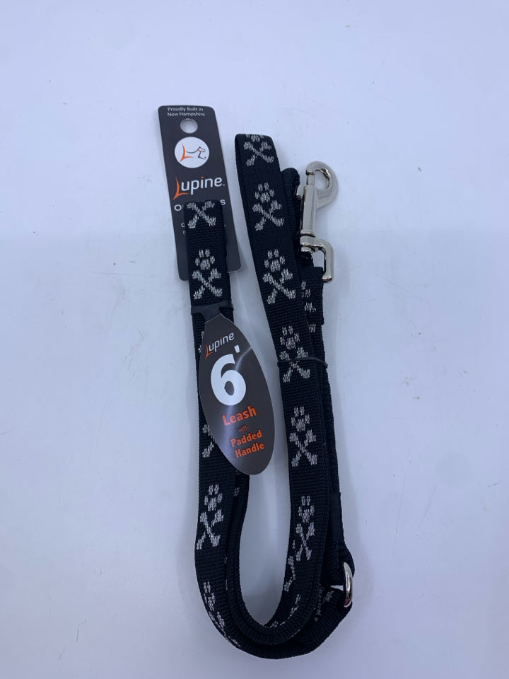 NIB BLACK PAW PRINT + CROSS BONES 6' LEASH.