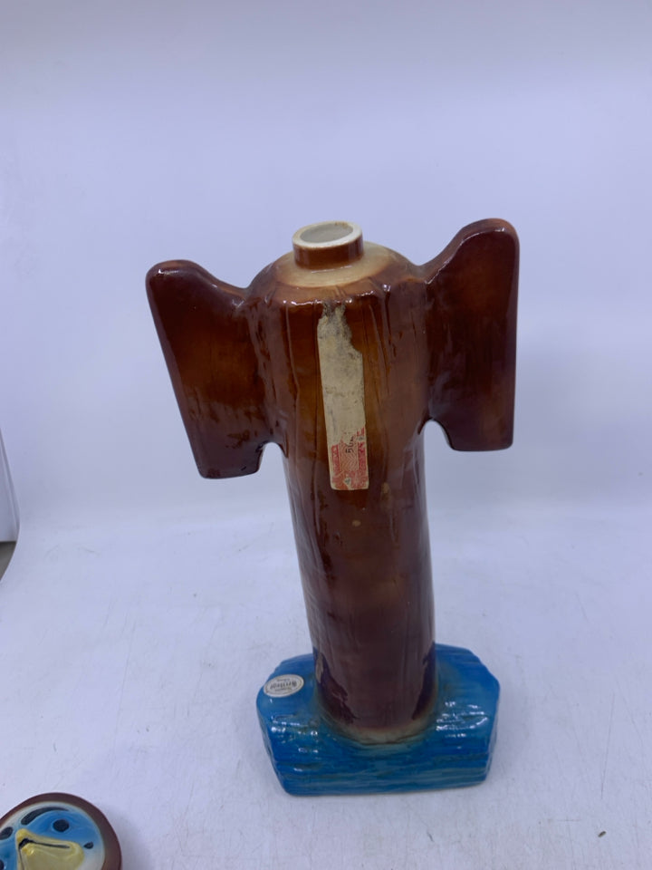 VTG ERA BROOKS TOTEM POLE CERAMIC DECANTER.