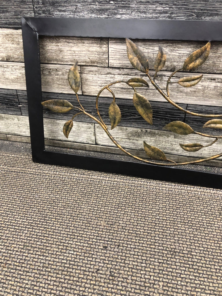 GOLD LEAF BLACK METAL SCROLL WALL ART.