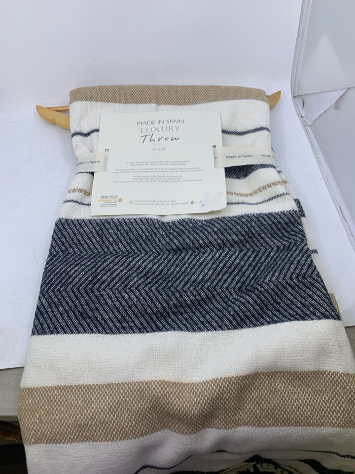 NIP STRIPED TAN/BLACK WHITE MADE IN SPAIN.