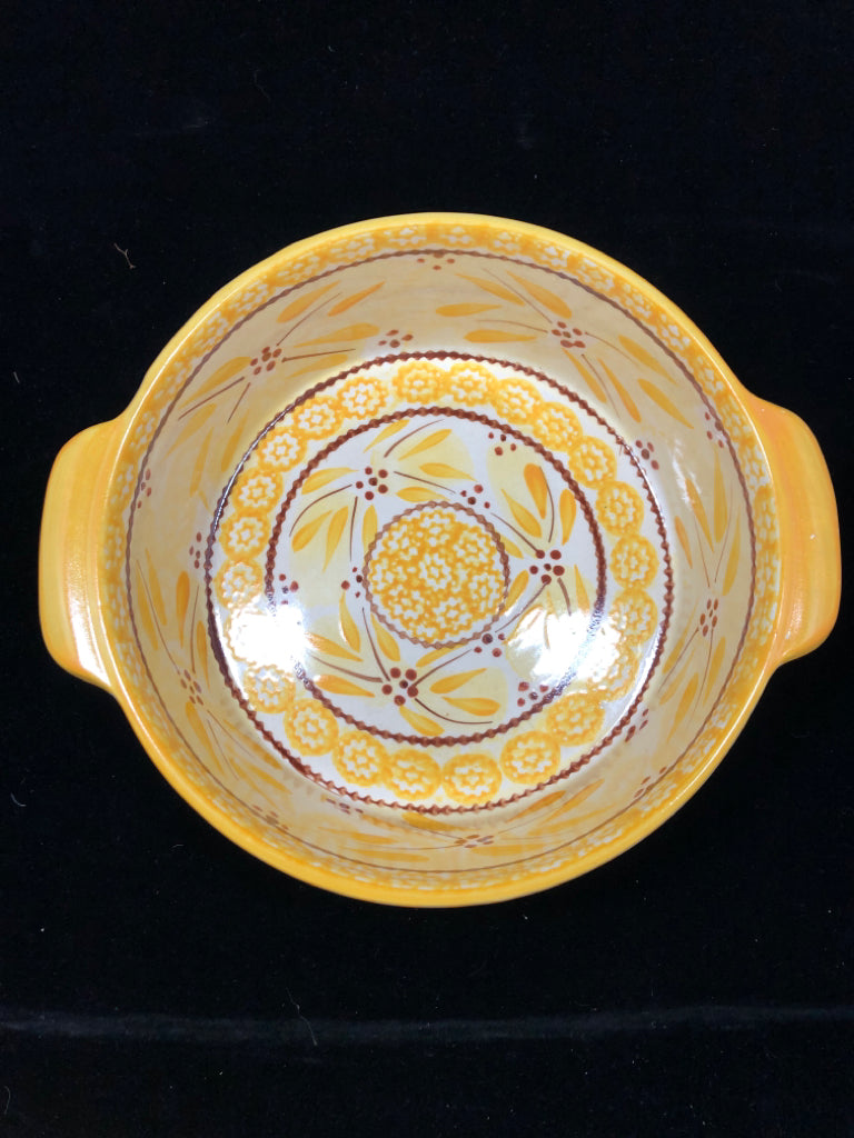 YELLOW CERAMIC CASSEROLE DISH W/LID TEMP-TATIONS.