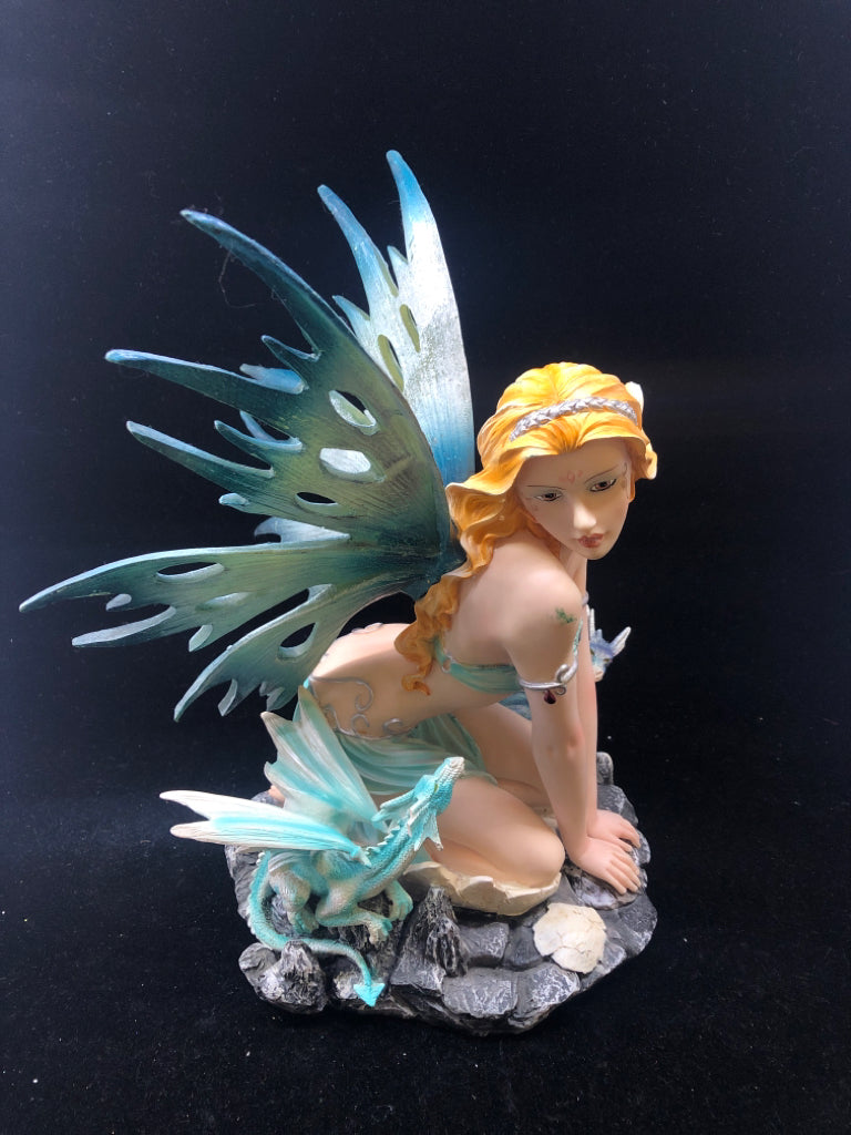 RESIN RED HAIRED FAIRY W/ REMOVABLE BLUE WINGS BABY DRAGONS FIGURE.
