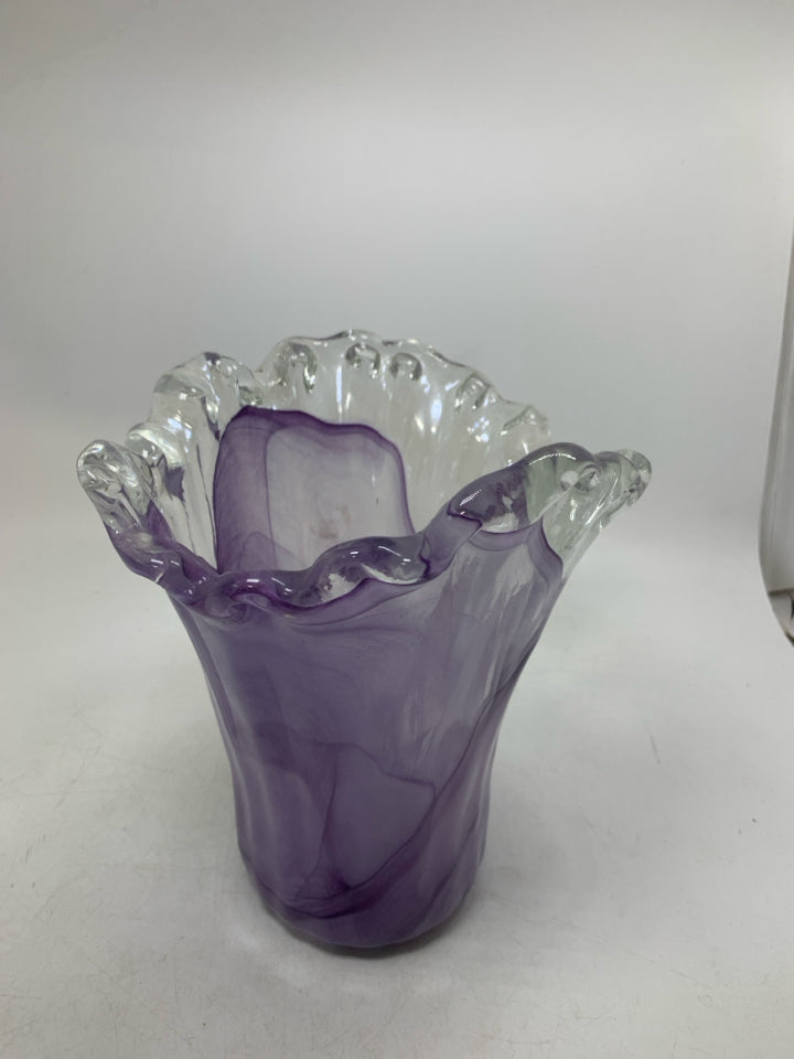 BLOWN GLASS UNEVEN TOP VASE.