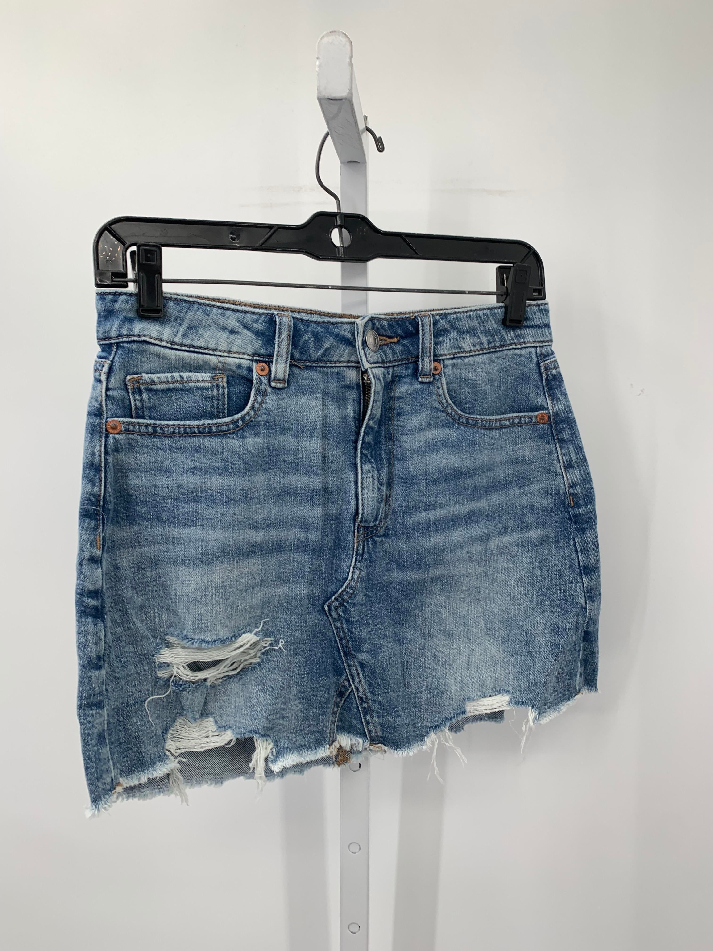 American Eagle Size 2 Juniors Shorts