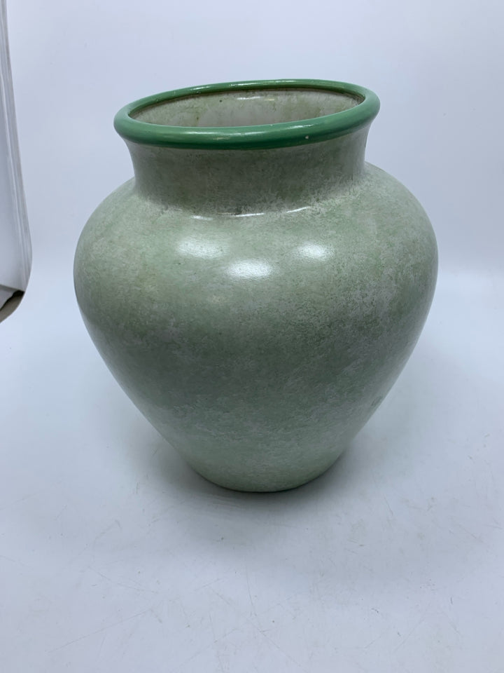 LARGE FRUIT VASE.