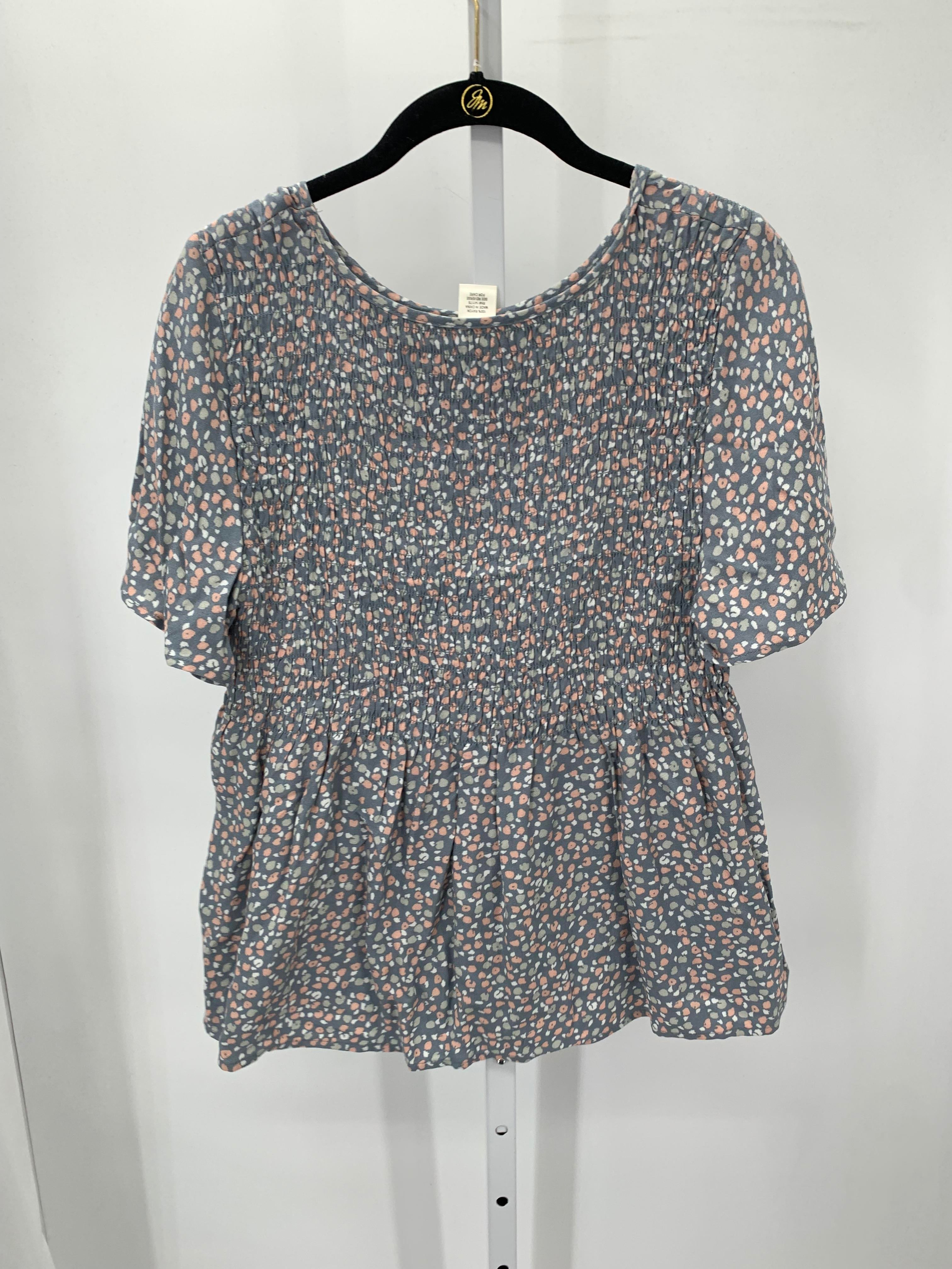 Size Large Juniors Short Sleeve Shirt