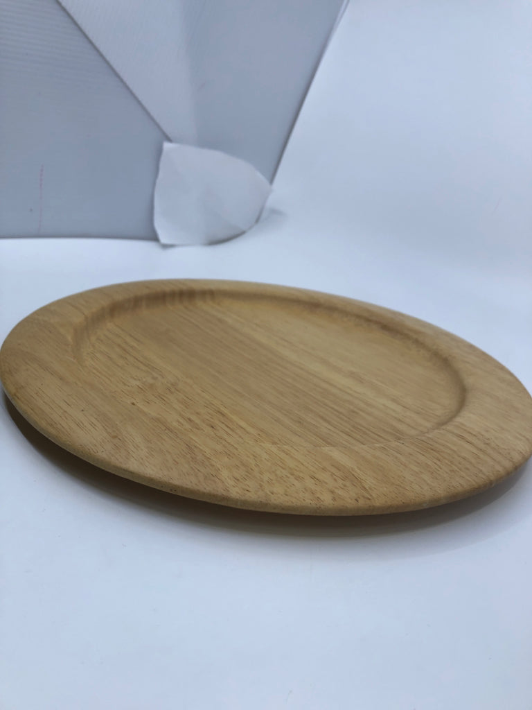 BLONDE WOODEN PLATTER STUDIO NOVA.