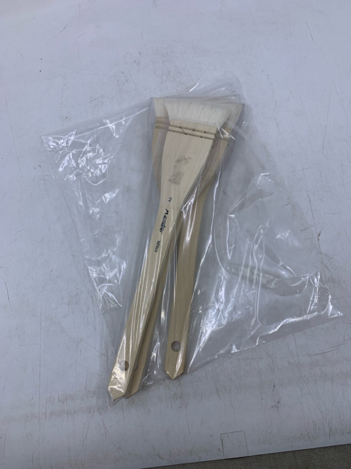 IN BAG 3 WIDE PAINT BRUSHES.