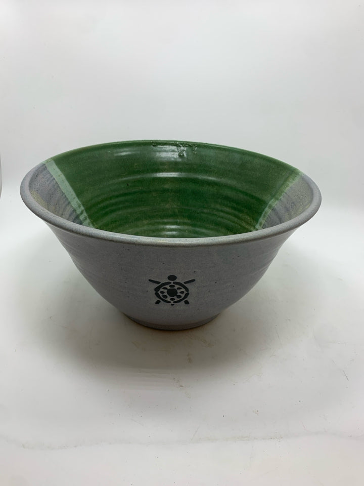TURTLE STAMPED POTTERY SERVING BOWL MADE IN ITALY.