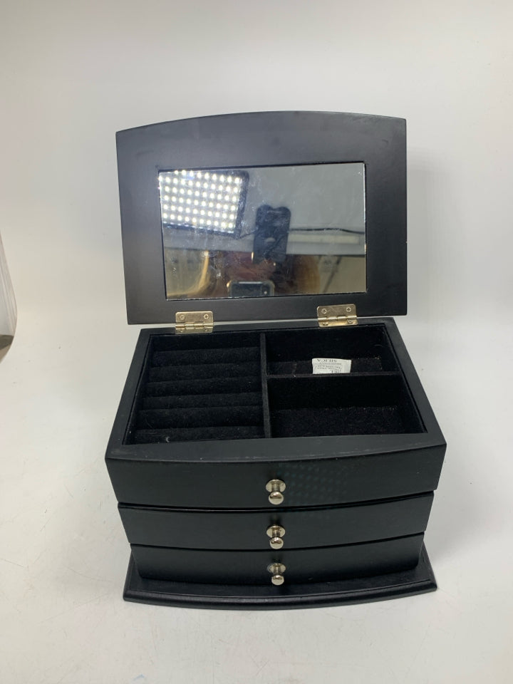 2 DRAWER LIFT TOP JEWELRY BOX.