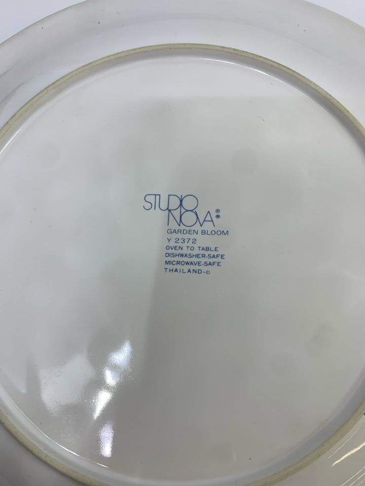 2 GARDEN BLOOM PLATES W /BUTTERFLY & FLOWERS.