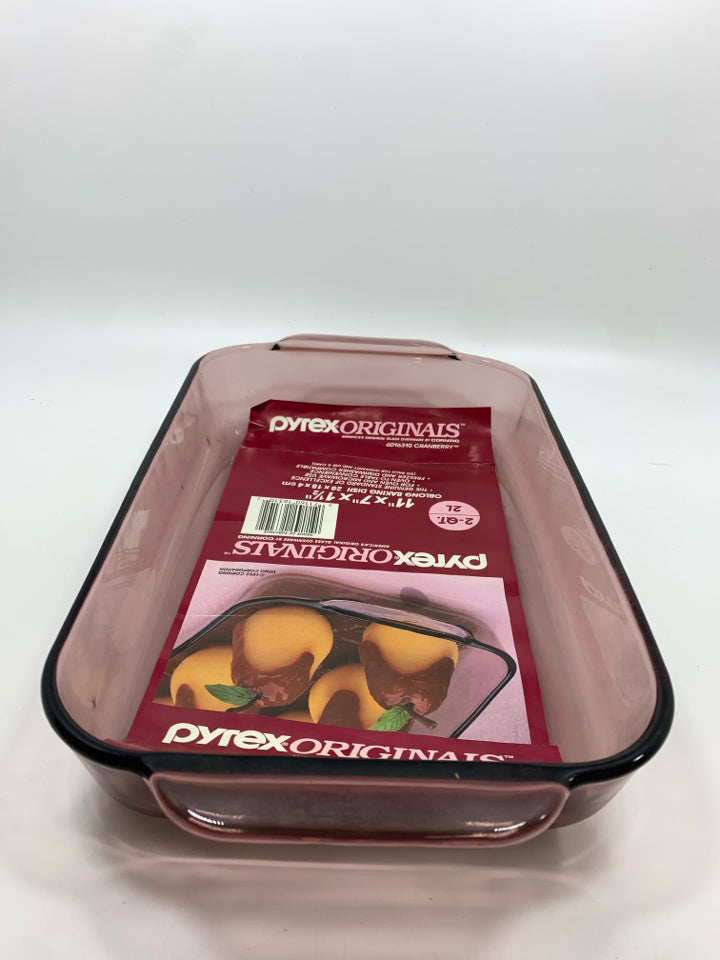 PYREX PURPLE GLASS RECTANGLE BAKING DISH.