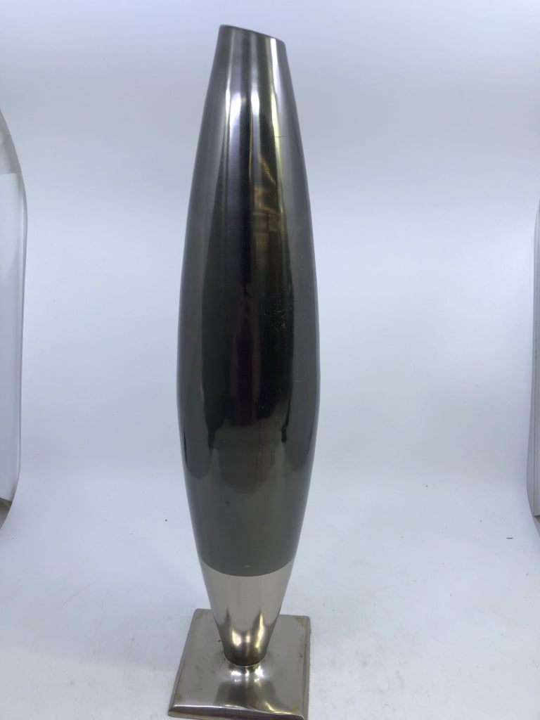 FOOTED SILVER/BLACK METAL VASE.