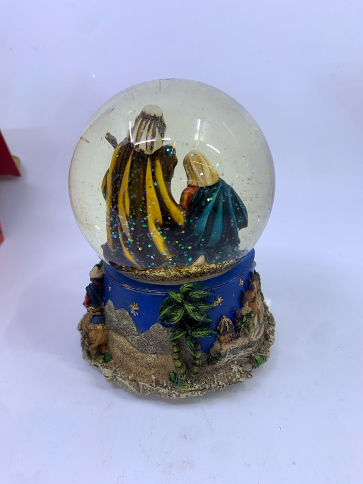 NATIVITY WATER GLOBE.