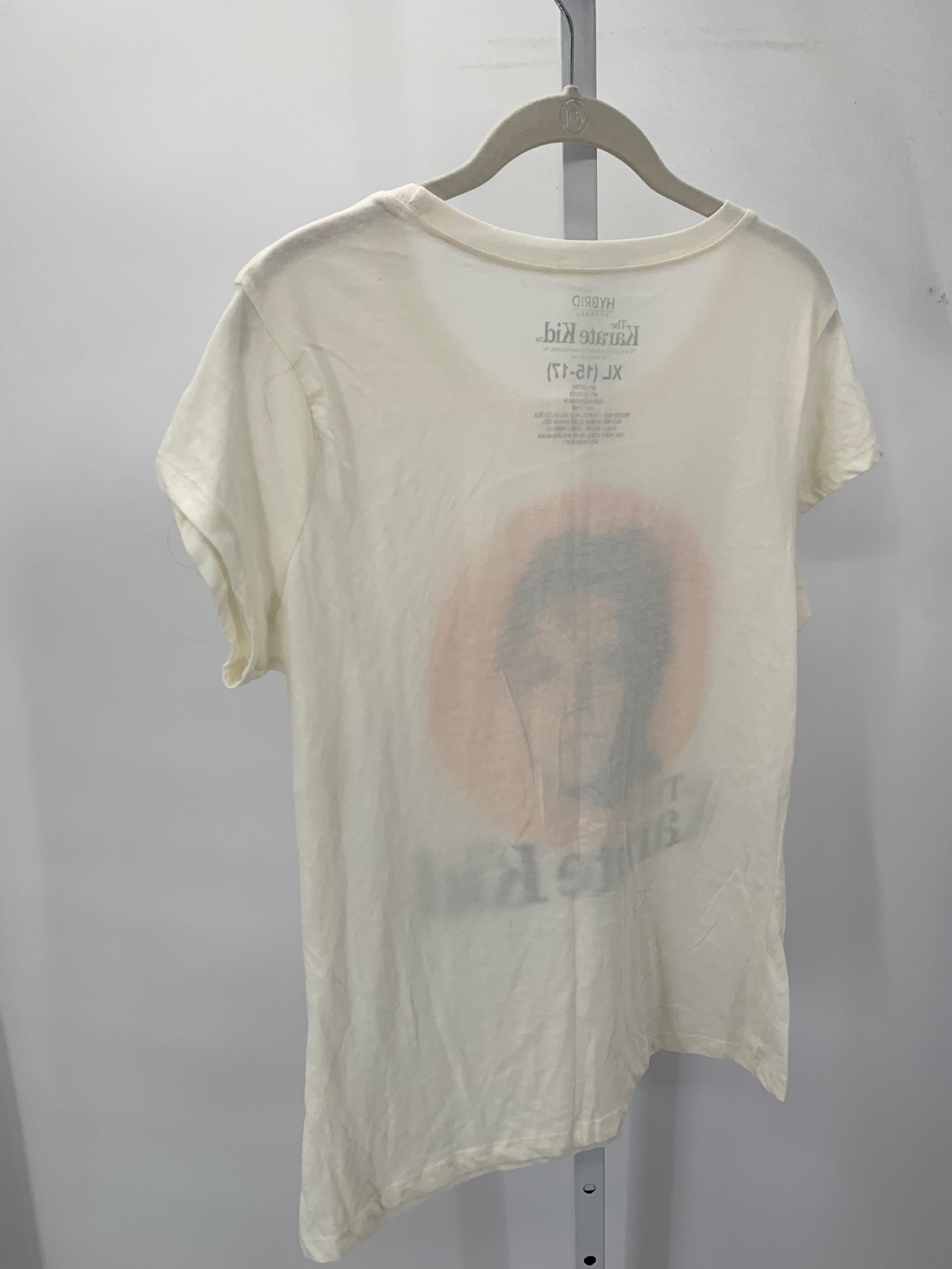 Size Extra Large Juniors Short Sleeve Shirt