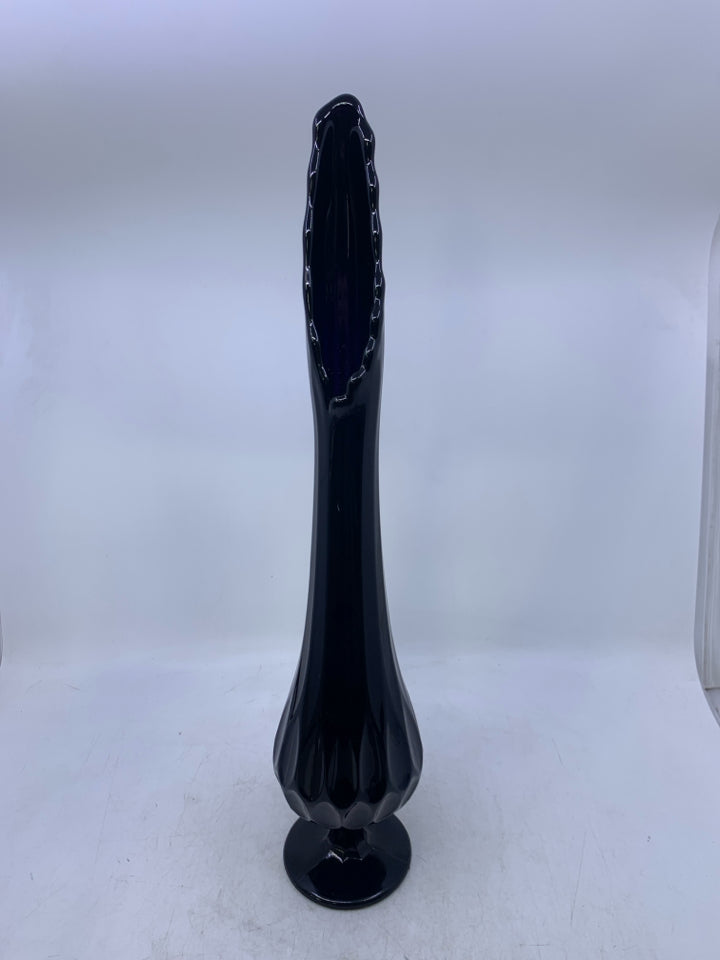 DARK PURPLE THUMBPRINT FOOTED SWUNG VASE.