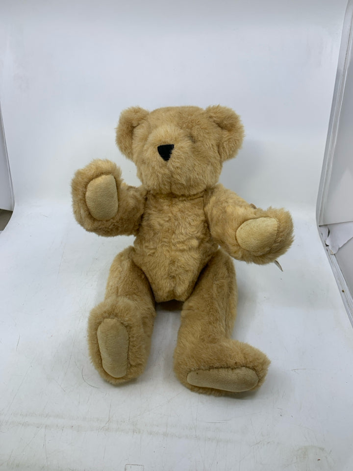 LIGHT BROWN  VERMONT TEDDY BEAR W/ TAGS.