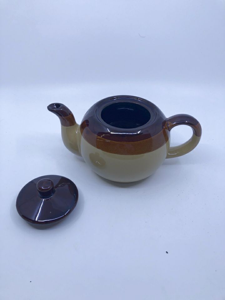 2 TONED BROWN TEAPOT.