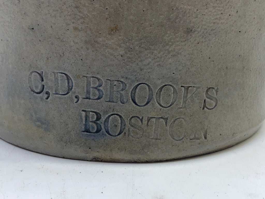 VTG CD BROOKS TAN CERAMIC CROCK.