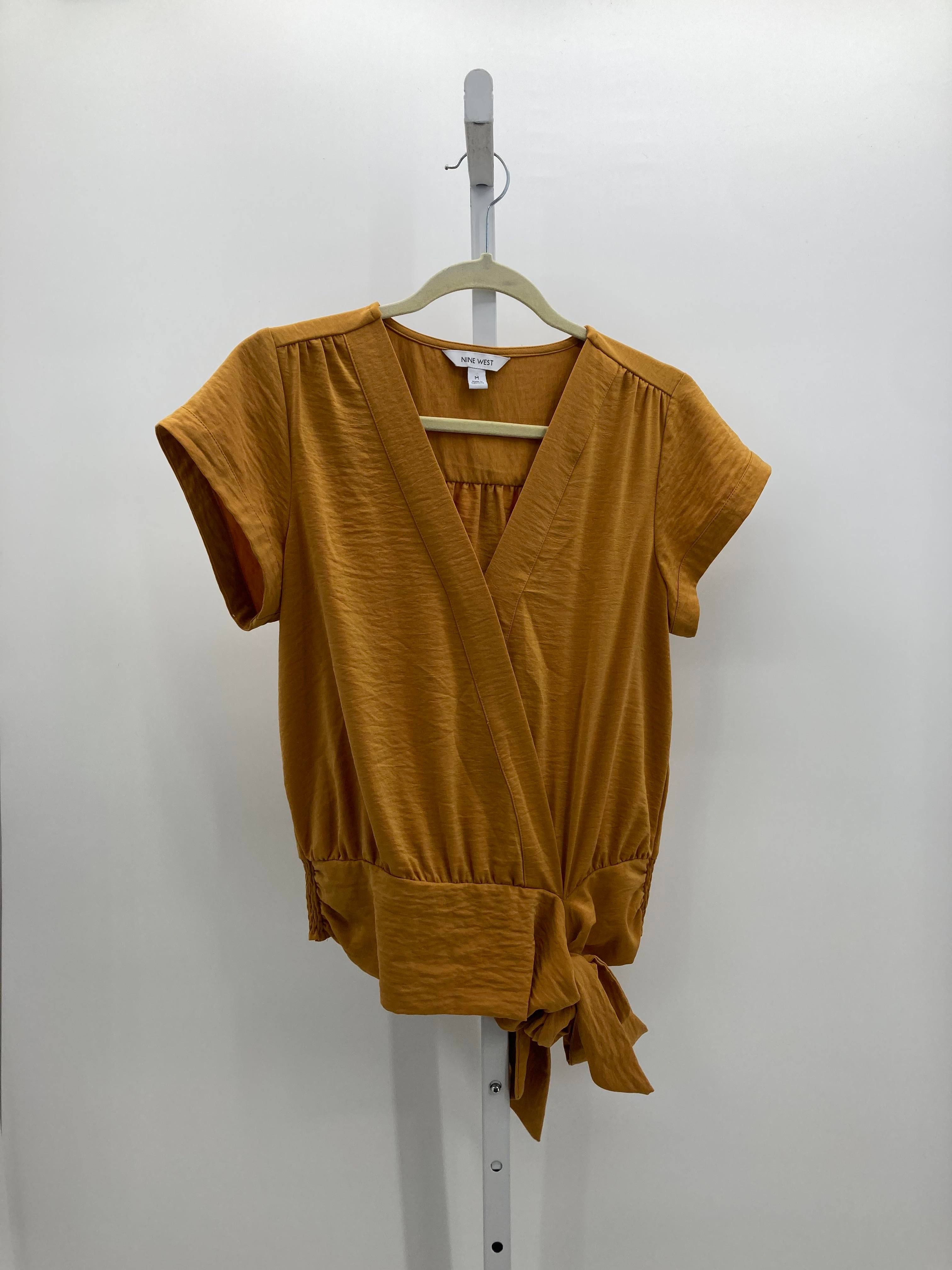 Nine & Company Size Medium Misses Short Sleeve Shirt