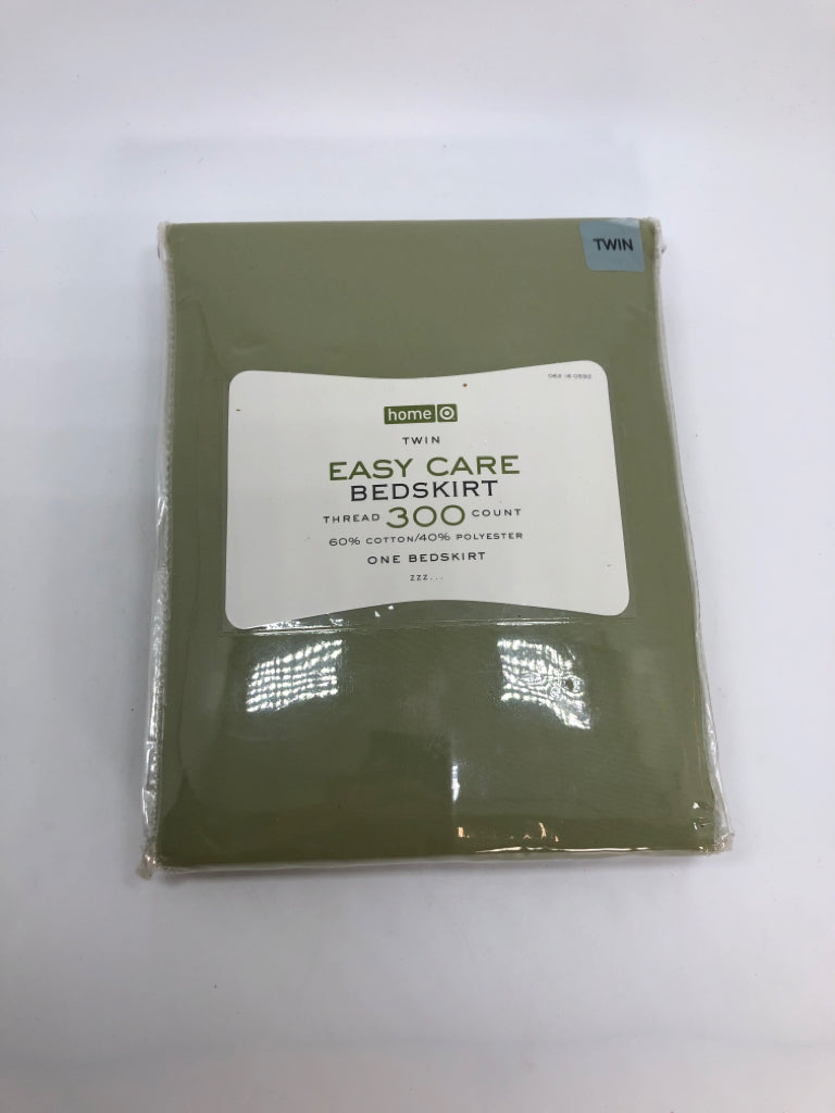 NIP GREEN TWIN SIZE BED SKIRT.