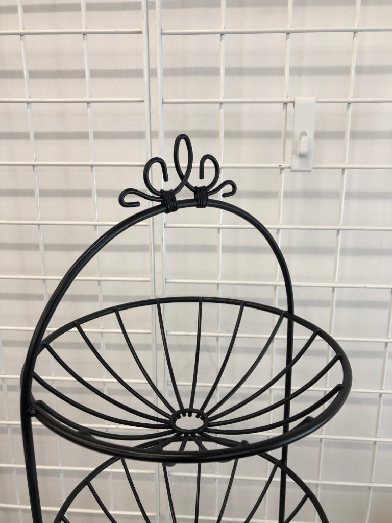 3 TIER BLACK METAL FRUIT BASKET.