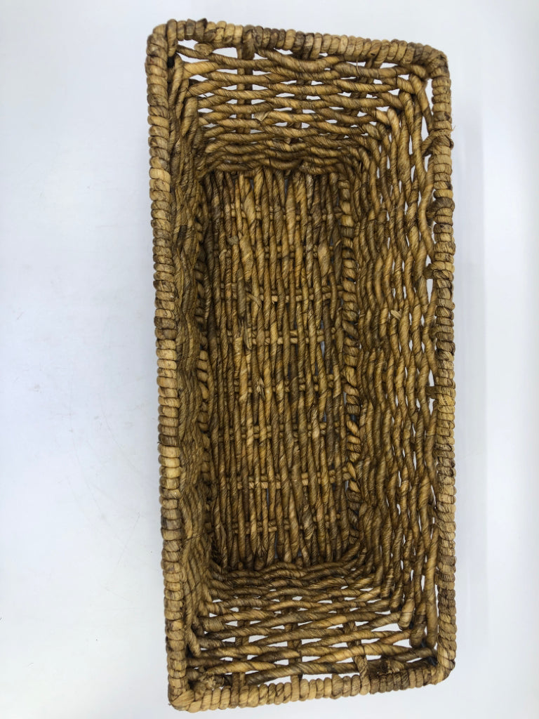 RECTANGLE WOVEN BASKET W/ FLARED EDGES.