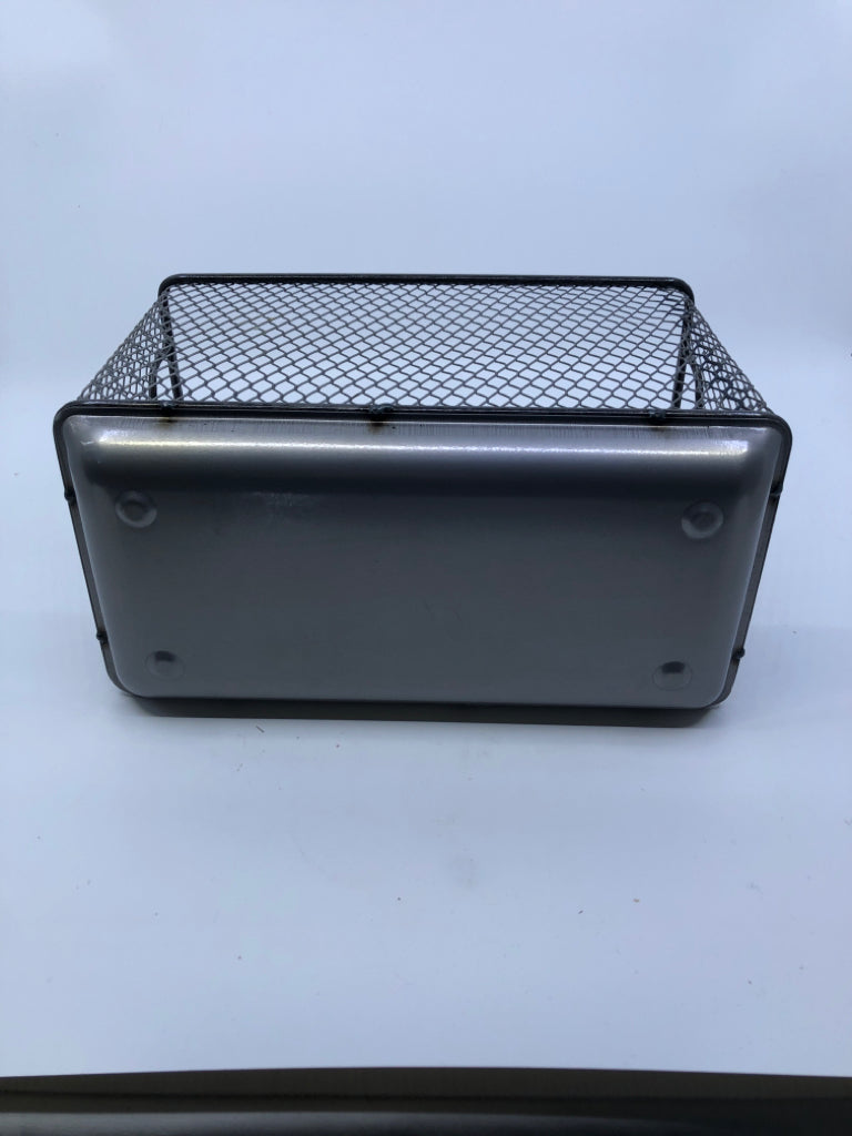 GREY MESH BASKET W HANDLES.