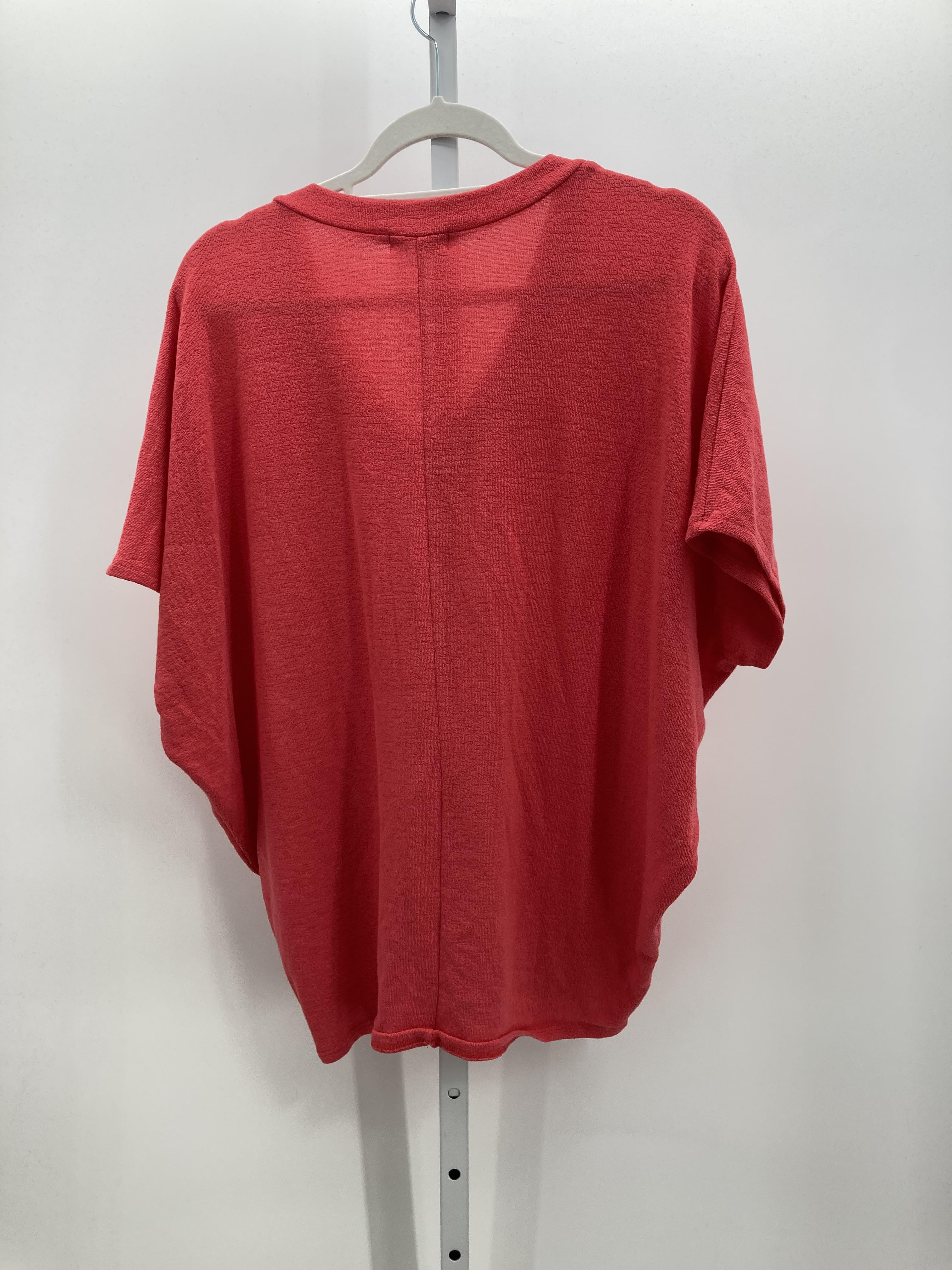 Size Medium Misses Short Sleeve Shirt