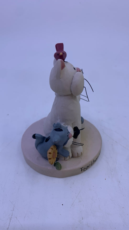WHITE RESIN CAT FIGURE.