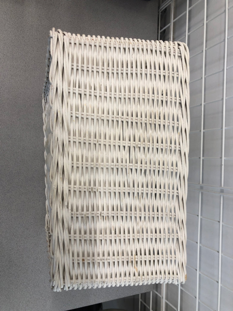 SQUARE WHITE WICKER BASKET.