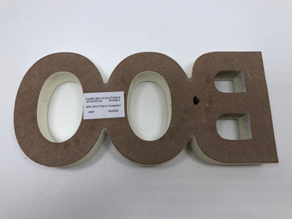 "BOO" WHITE DISTRESSED BLOCK SIGN.