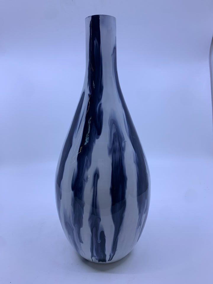 WHITE AND BLUE GLASS VASE.