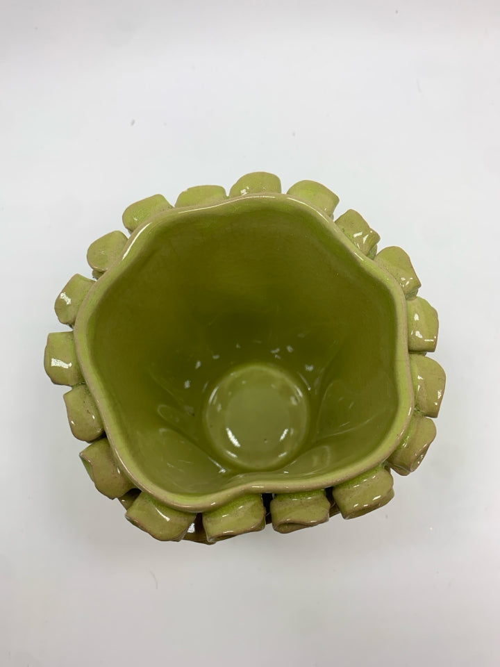RUFFLES EMBOSSED GREEN PLANTER.