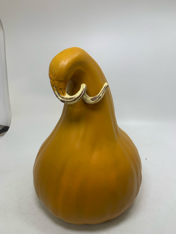 LIGHT WEIGHTED FOAM GOURD.