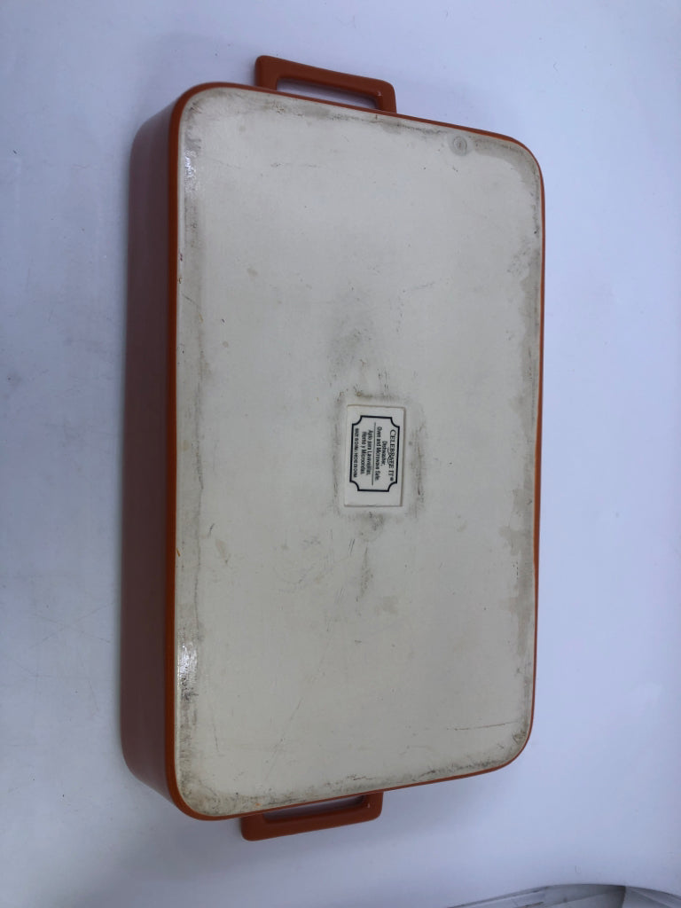 ORANGE RECTANGLE BAKING DISH W/ HANDLES.