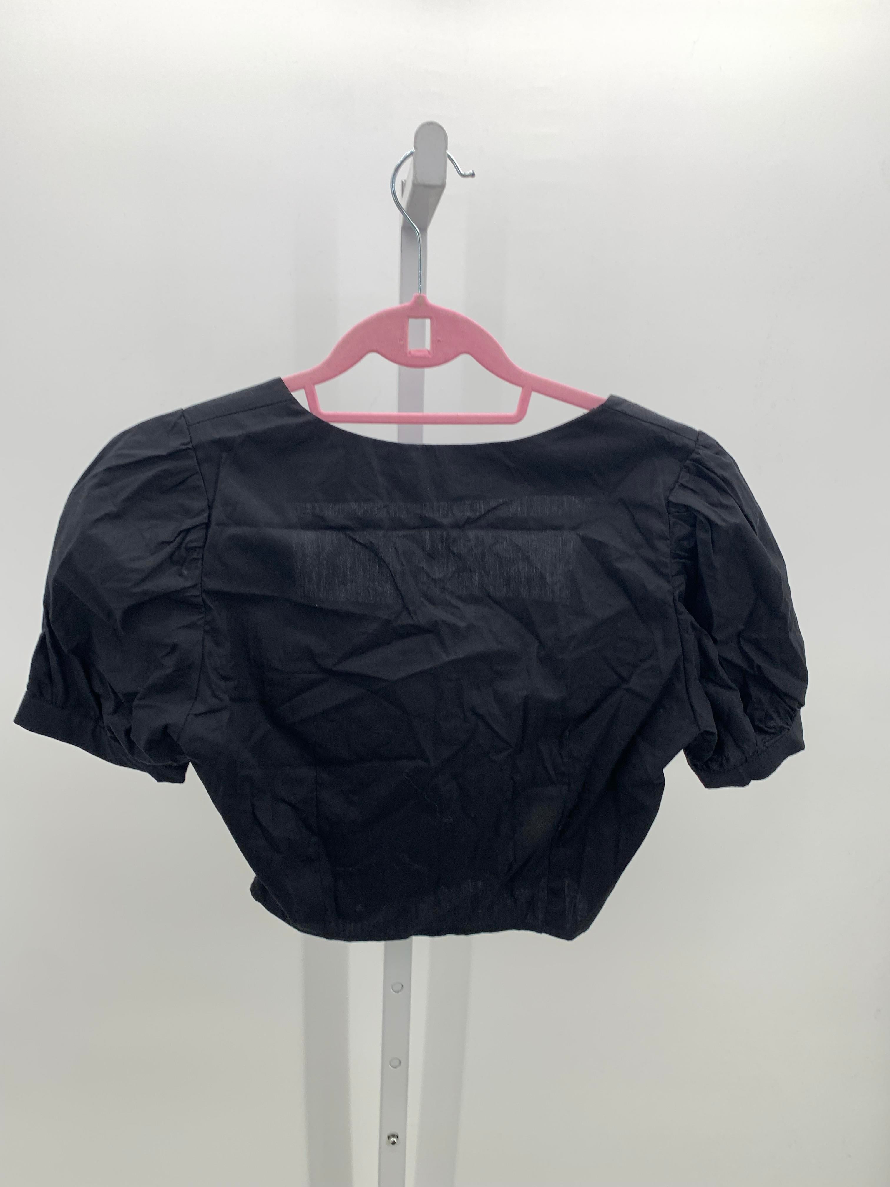 Size Medium Juniors Short Sleeve Shirt