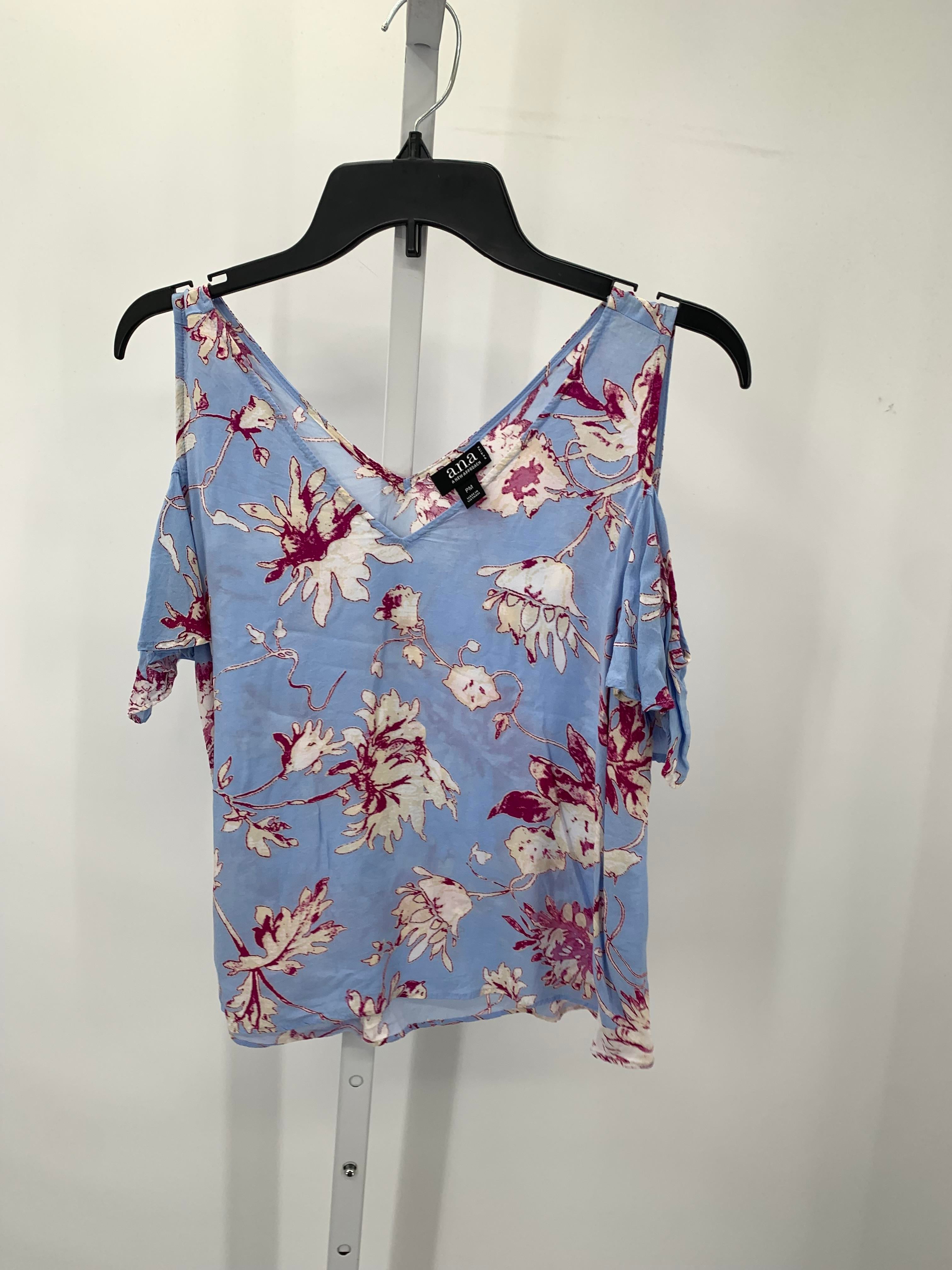 A.N.A. Size Medium Petite Petite Short Sleeve Shirt