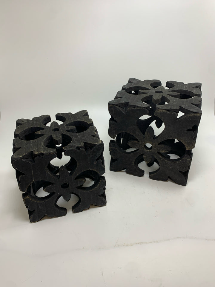 2 WOOD CARVED SQUARE SHELF DECOR.