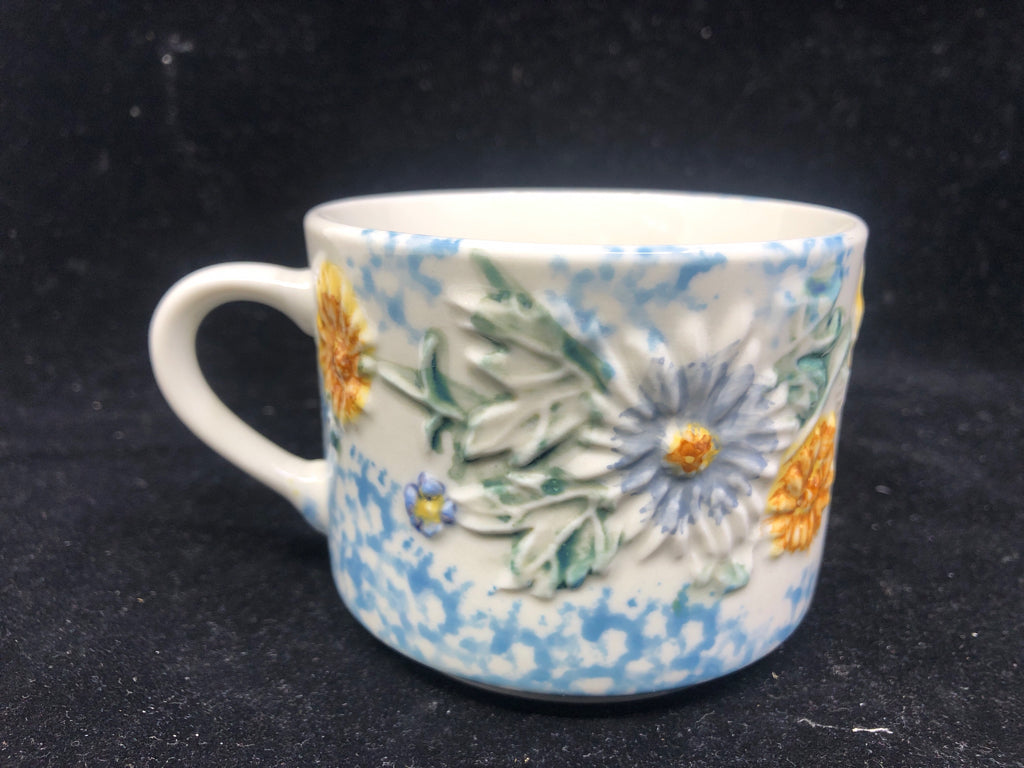 2 DAISY PATCH MUGS W/ SAUCERS.