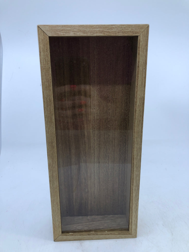 LIGHT WOOD RECTANGLE SHADOWBOX.