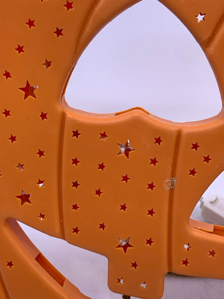 PLASTIC LIGHT UP JACKO LANTERN W/ PIERCED STARS.