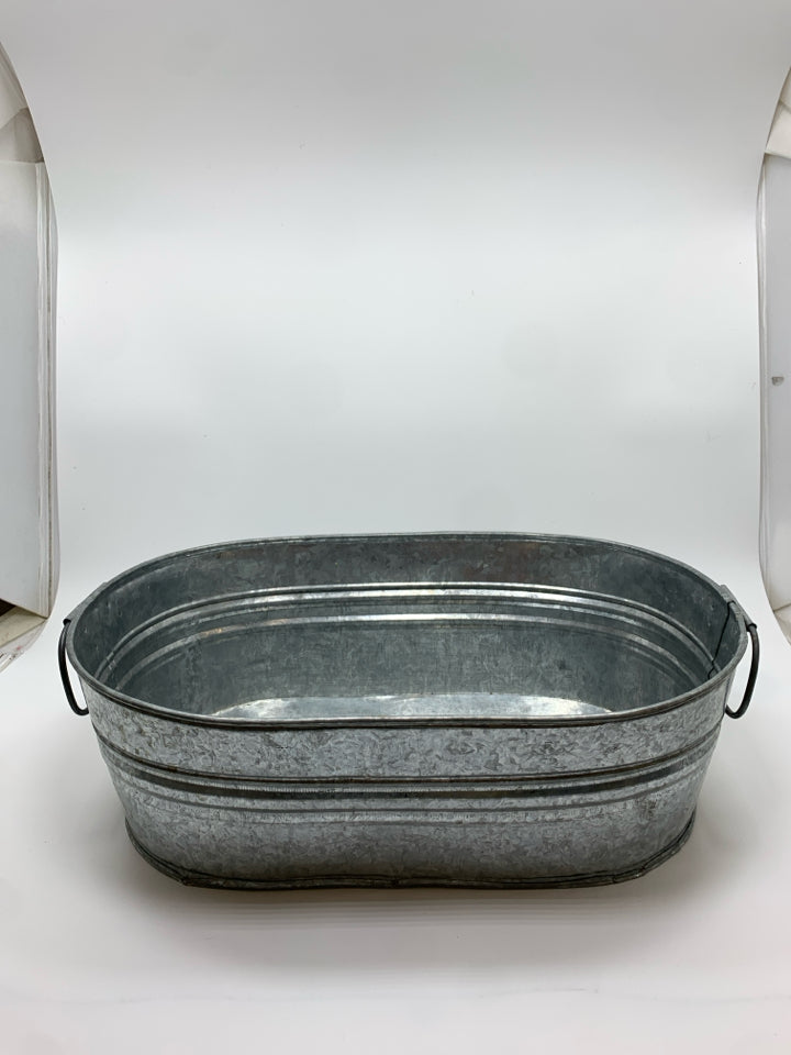 OVAL GALVANIZED BUCKET.