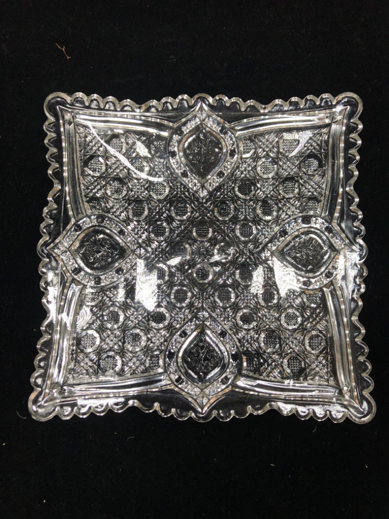 CLEAR GLASS HOBNAIL SQUARE PLATE.