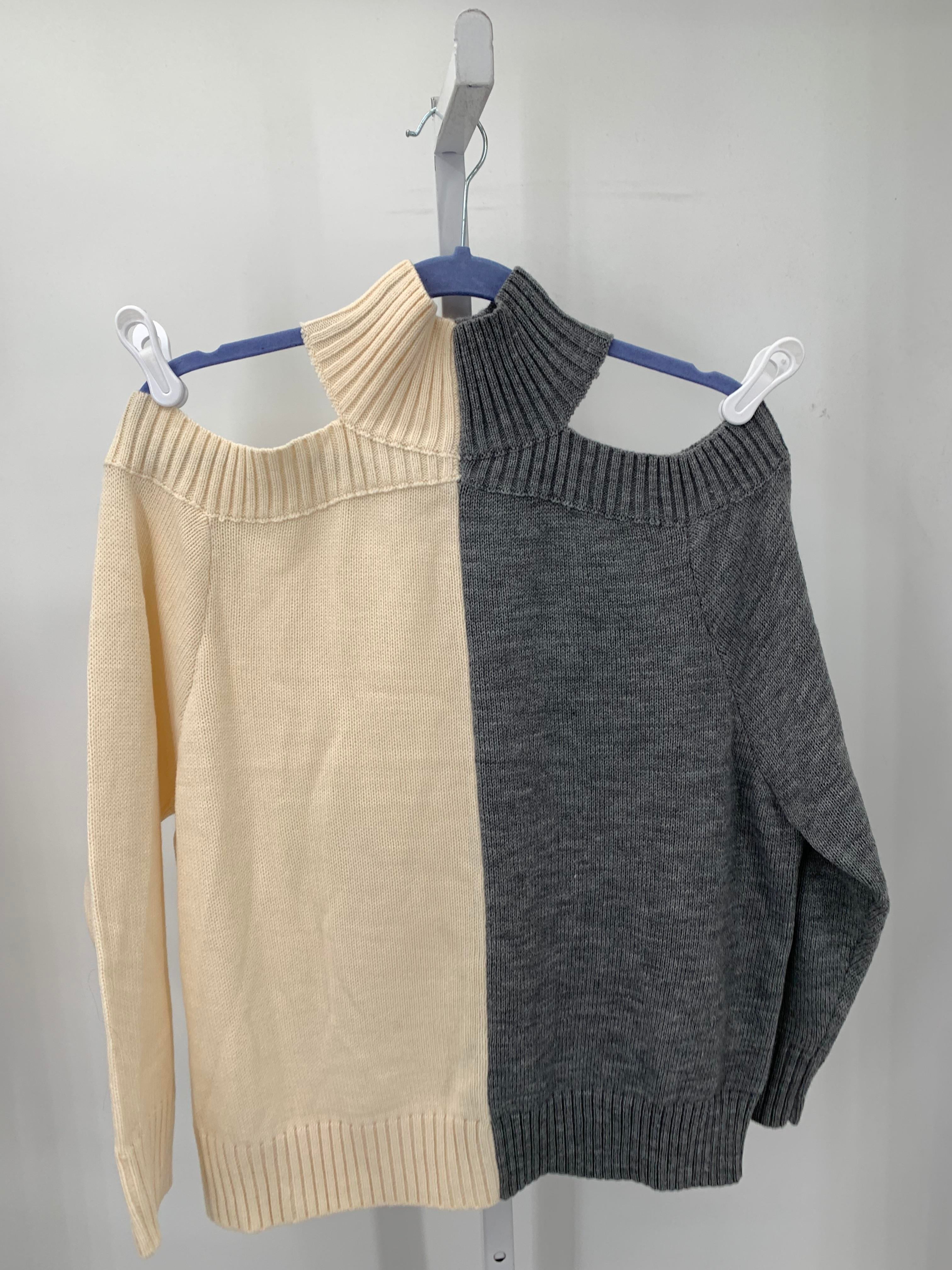 Size Medium Juniors Long Sleeve Sweater