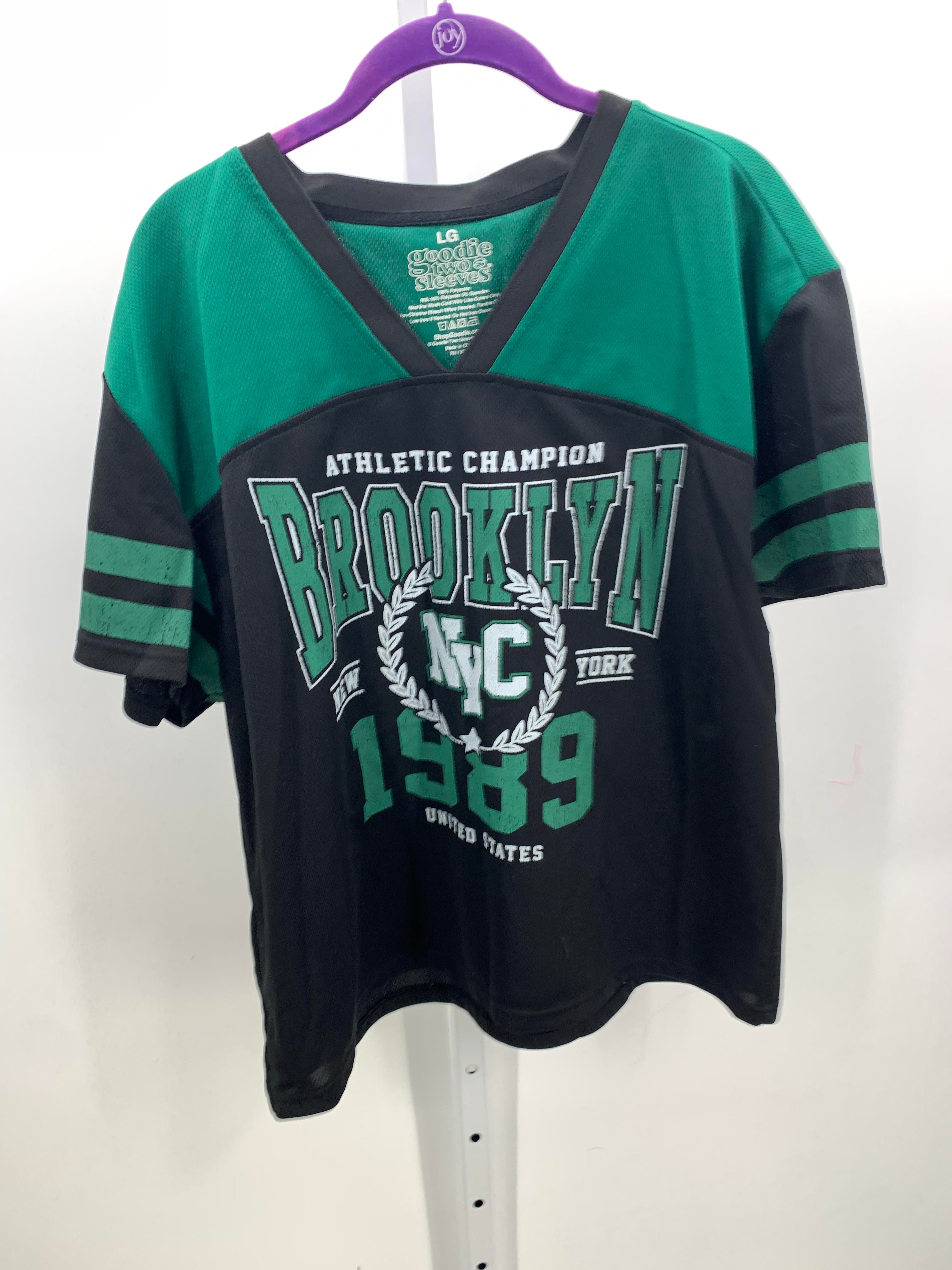 Goodie Two Sleeves Size Large Juniors Short Sleeve Shirt