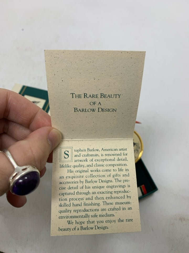 BARLOW BELMONT ORNAMENT IN BOX.
