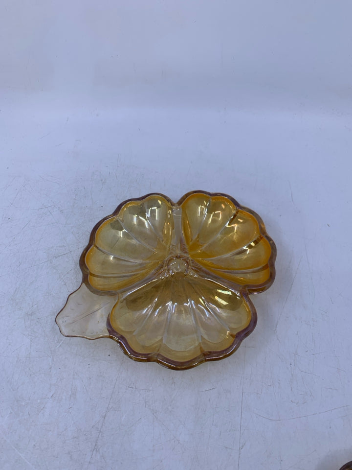 PEACH IRIDESCENT DIVIDED CLOVER SHAPED DISH.